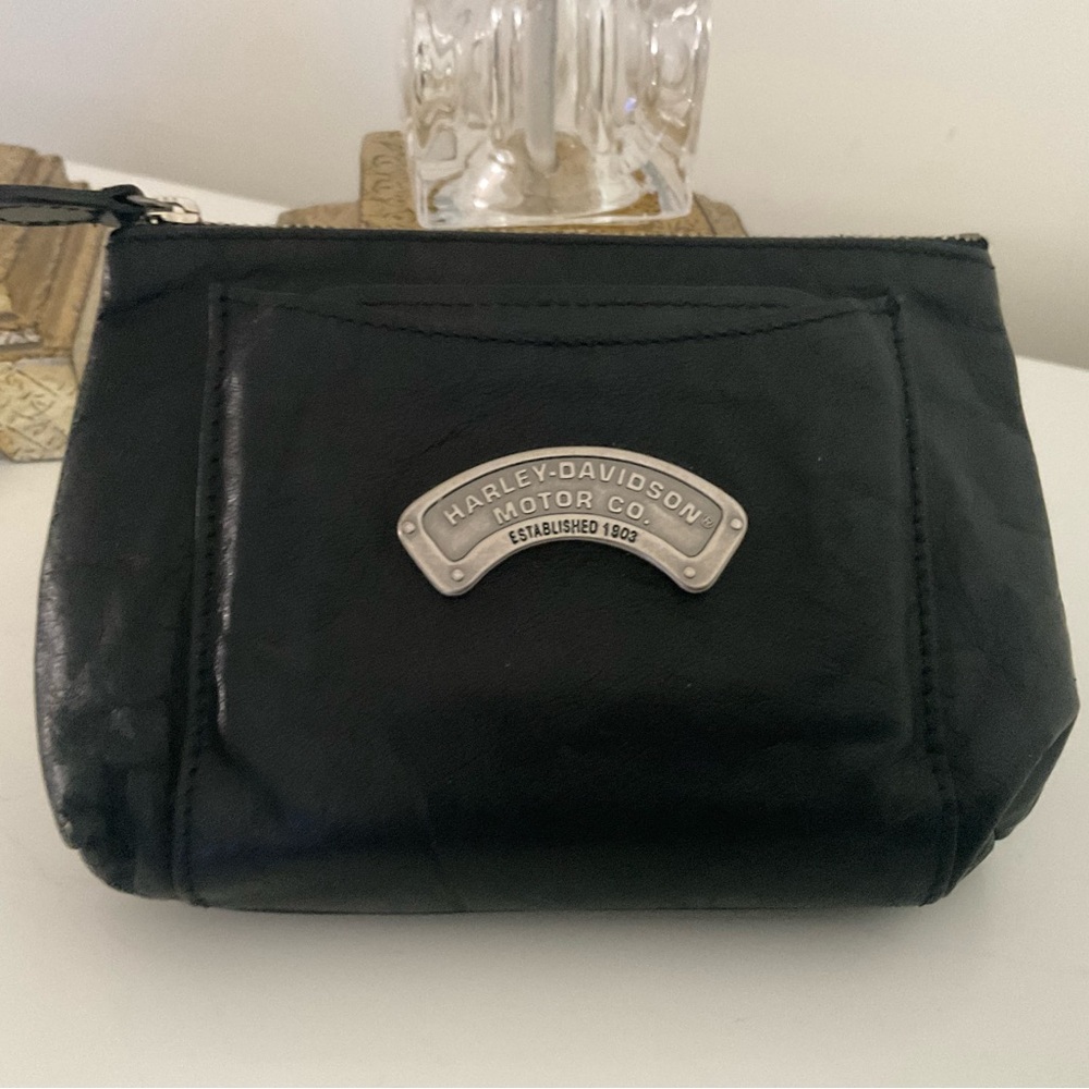 Harley-Davidson black leather zipper pouch w/mirror, like new